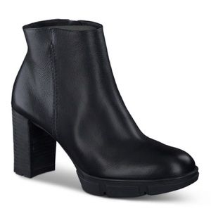 Paul Green bootie SAHARA BOOT